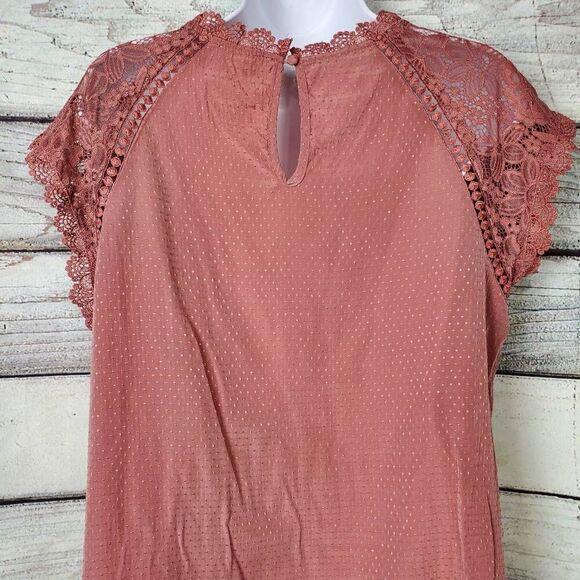 Blu Pepper Women’s Lace Sleeve Dot Textured Top Size L Mauve - Picture 3 of 7